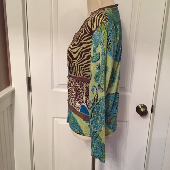 LYNN RITCHIE TOP TEE LONG SLEEVE GREEN BROWN MULTI COLOR PRINTS V-NECK Size M - Picture 2 of 6